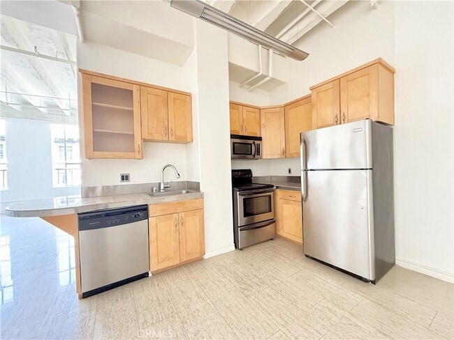 Foto del edificio - 312 W 5th St