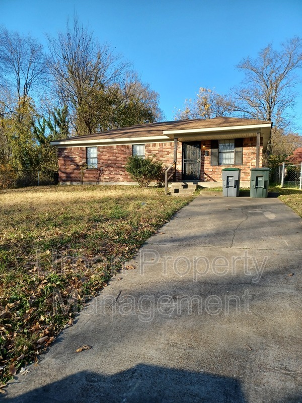 Building Photo - 40 E Gage Ave