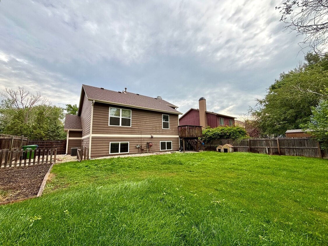 Building Photo - Newly Updated Home in Great Fort Collins L...