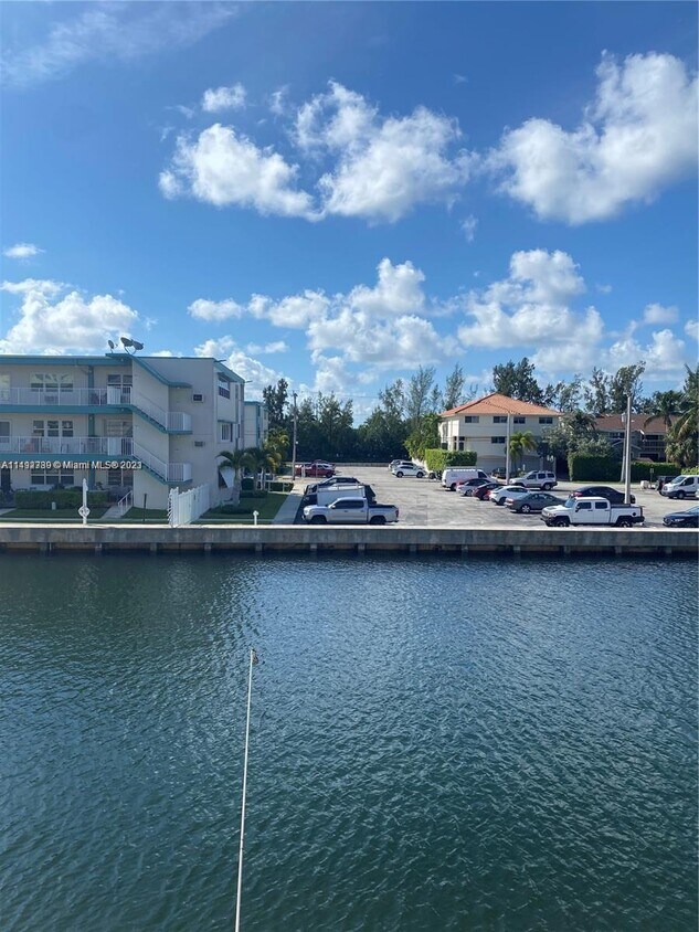 3944 NE 167th St Unit 208, North Miami Beach, FL 33160 Condo for Rent