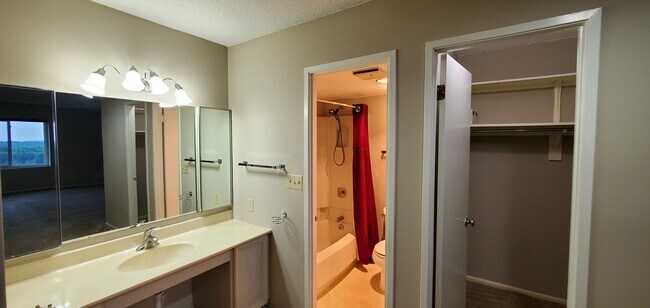 Building Photo - 8380 Greensboro Dr