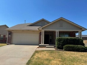 Building Photo - 3504 Frederick Dr