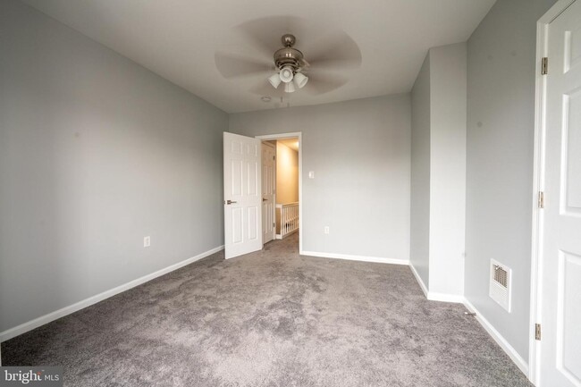 Building Photo - 1435 N Hobart St