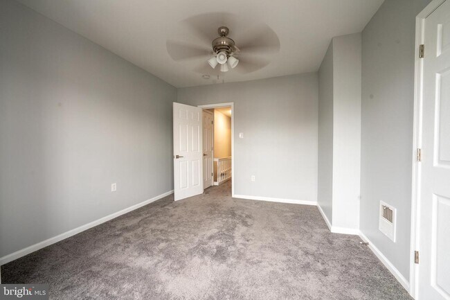 Foto del edificio - 1435 N Hobart St