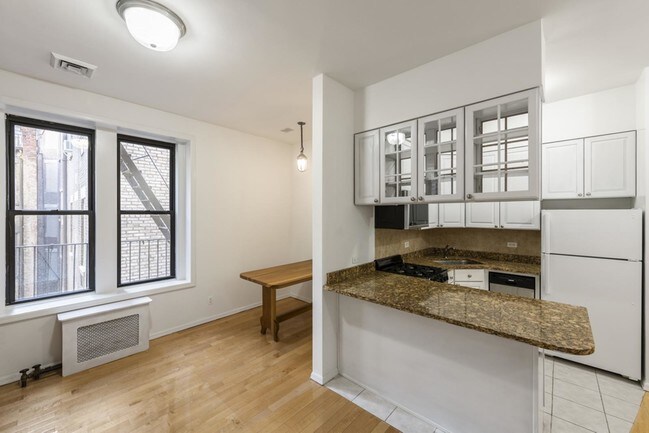 Building Photo - 66 West 77th Street
