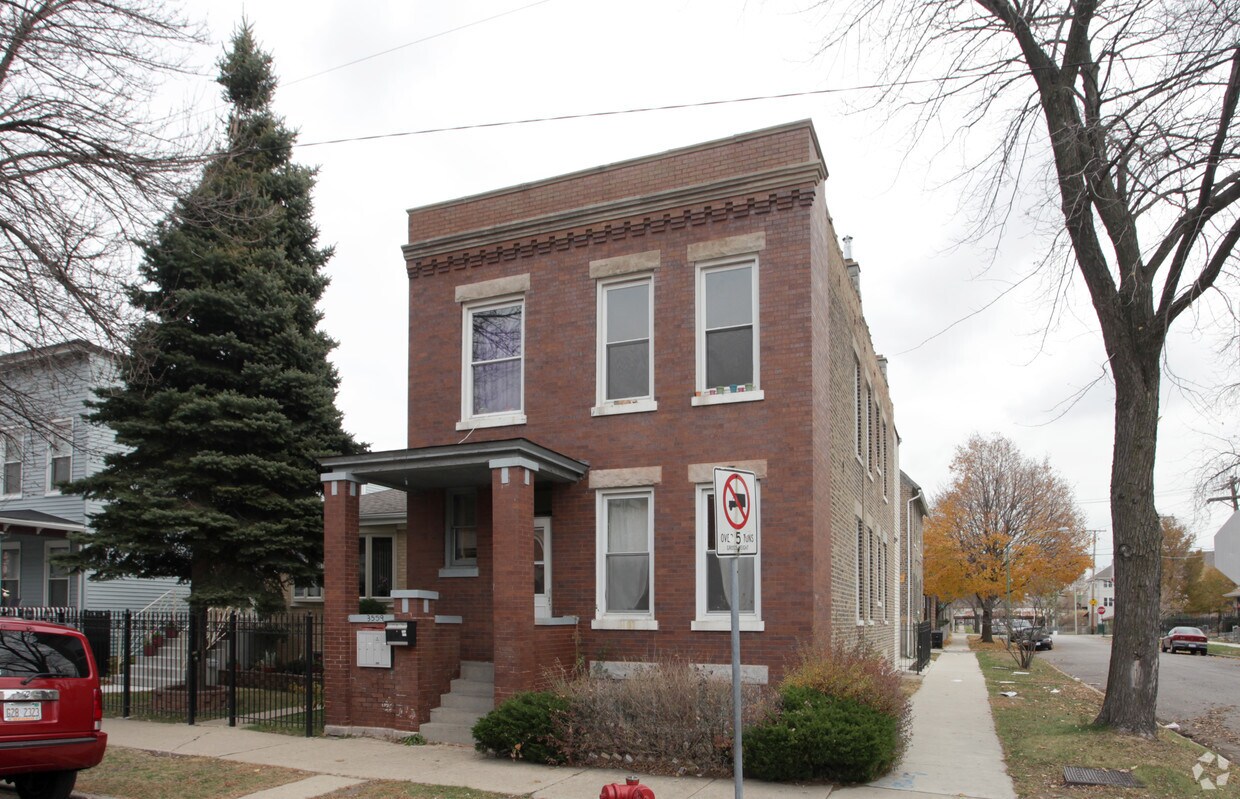 Primary Photo - 3559 S Rockwell St