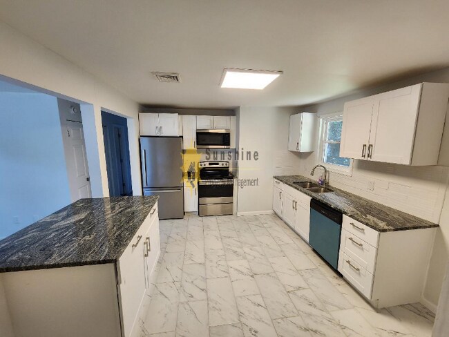 Building Photo - !!!WOW!!! Single Family home near Fort Eustis