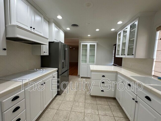 Foto del edificio - 715 S Woodland St