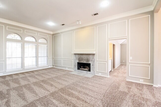 Foto del edificio - 317 N Fountain Gate Dr