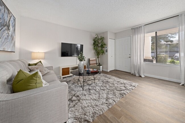 Building Photo - Solas Glendale