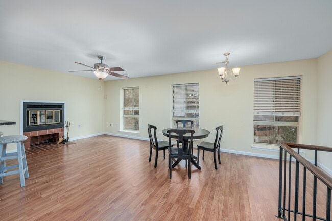 Building Photo - 35 Andrew Pl