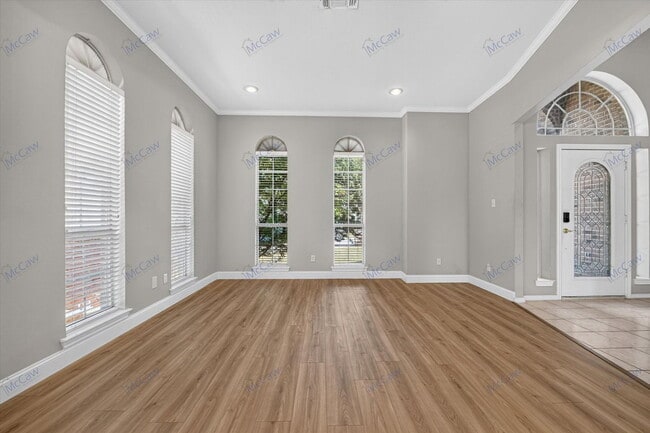 Building Photo - 305 Brazil Dr
