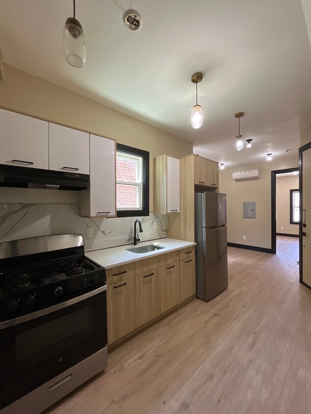 Kitchen - 948 Westside Ave