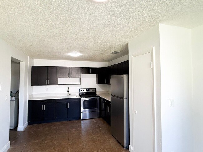 Foto del edificio - 1555 NE 148th St