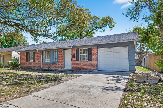 Building Photo - 3927 Prudence Dr