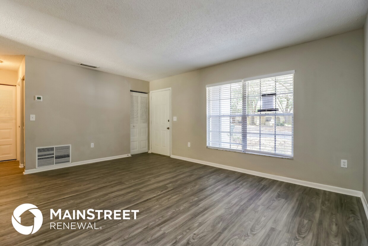 Primary Photo - 2289 Crystalview Ct