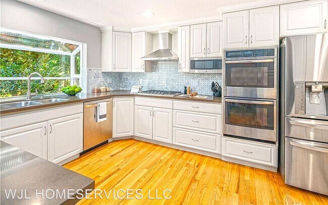 Foto del edificio - 4 br, 2.5 bath House - 2325 Sahalee Dr E