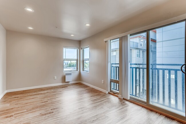 Building Photo - 4521 8th Ave NE