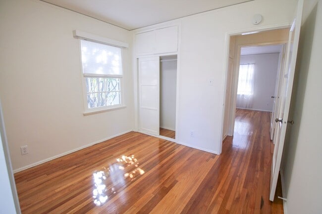 Building Photo - Remodeled 3-Bed Charmer Steps from Ventura Blvd