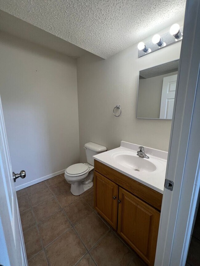 Foto del edificio - Large 4 Bedroom Home at I-44 and HWY 100