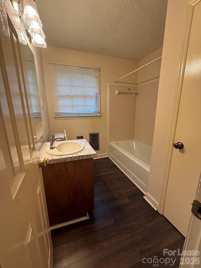 Building Photo - 3615 Morris Field Dr