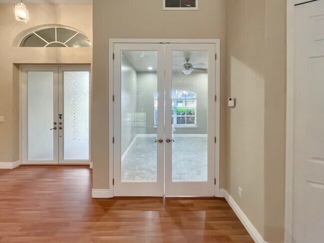 Foto del edificio - 831 NW 2nd St