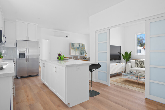 Foto del edificio - 13804 Moorpark St