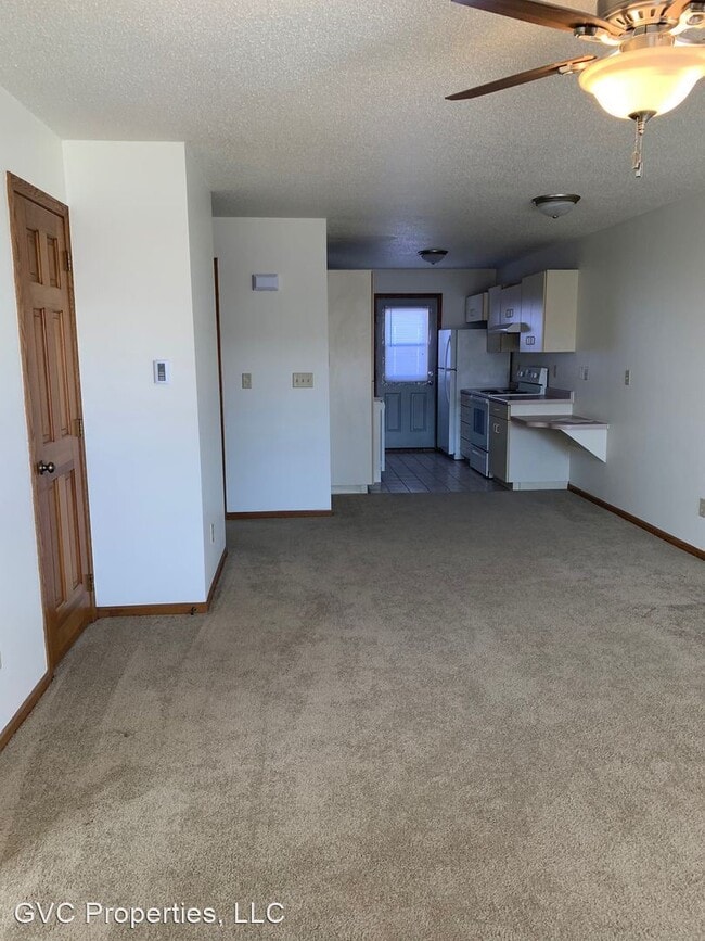 Building Photo - 550 Rublee St