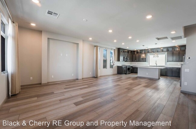 Building Photo - 3 br, 2.5 bath House - 8115 Carpenter Cree...