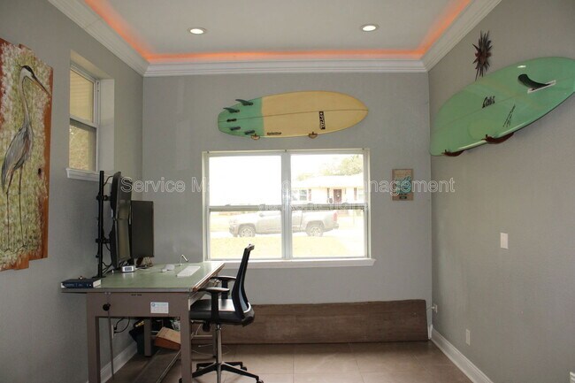 Foto del edificio - 1550 E Leonard St