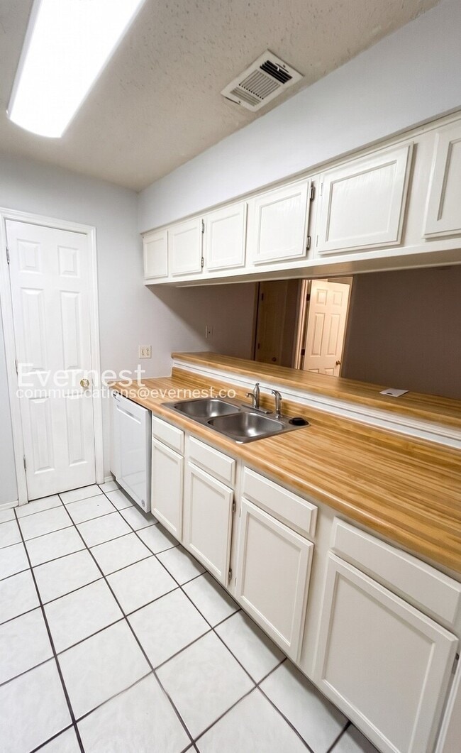 Foto del edificio - 24 Wagon Wheel Ct