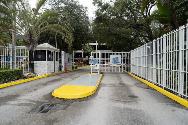 Building Photo - 800 N Miami Ave