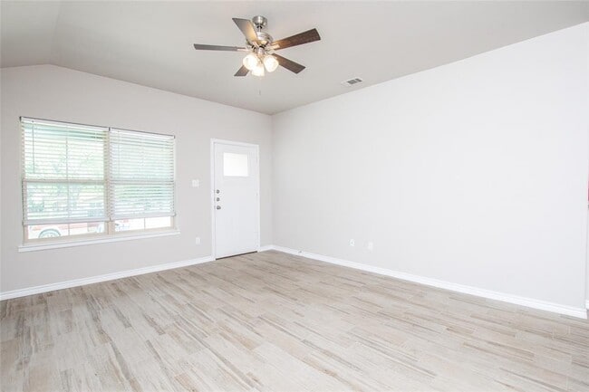 Building Photo - 344 Arnold Dr