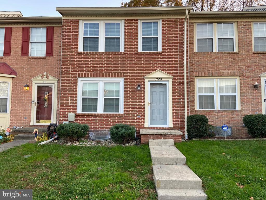 Primary Photo - 1509 St Christopher Ct