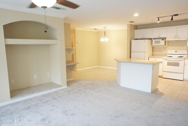 Foto del edificio - 3591 Kernan Blvd S