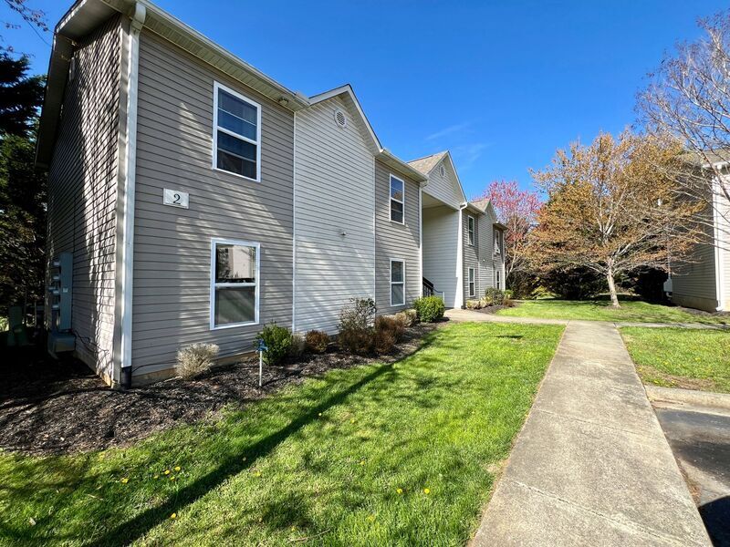 Foto principal - 2 Zell Ln