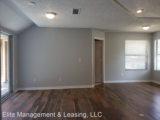 Building Photo - 3 br, 2.5 bath House - 7246 Della Dr.
