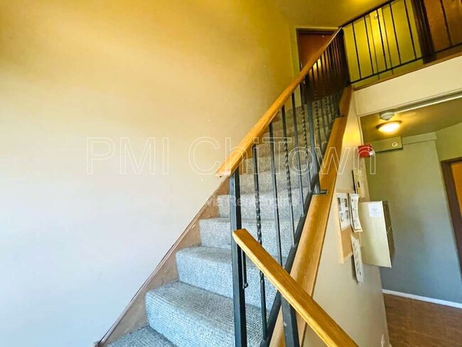 Building Photo - 6 N Victoria Ln