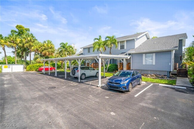 Building Photo - 6156 Lakefront Dr