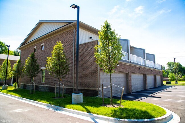 Building Photo - 17440 W Eleven Mile Rd