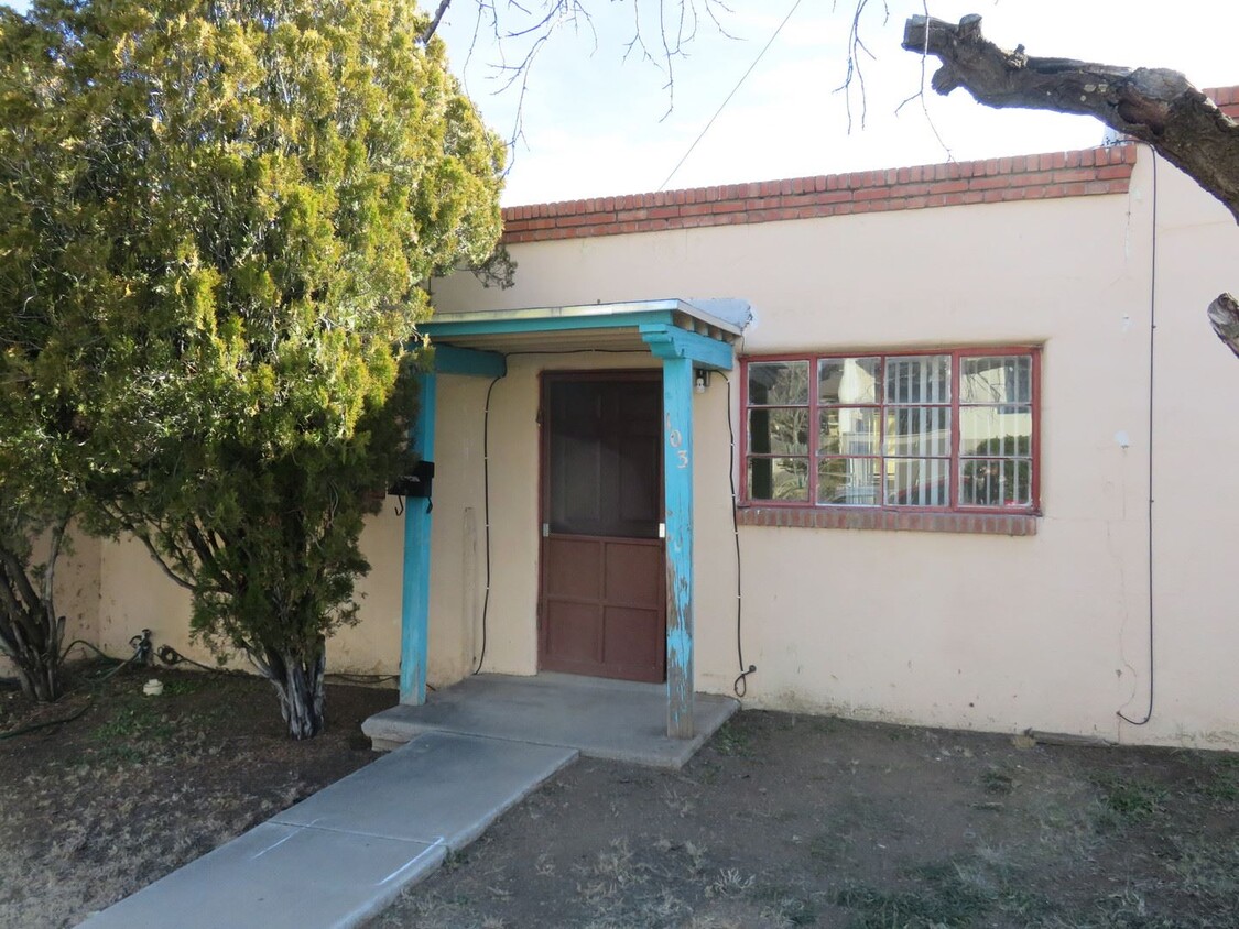 Primary Photo - 2 br, 1 bath Apartment - 103 S Bayard