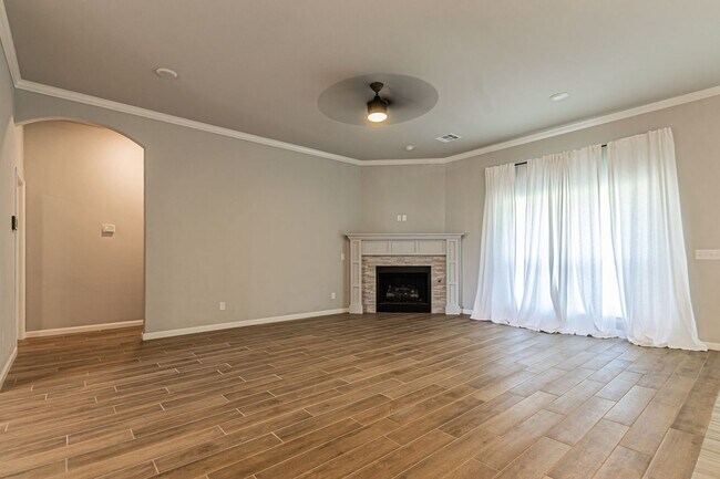 Building Photo - Modern 3-Bed, 2-Bath Home in Deer Creek School District!