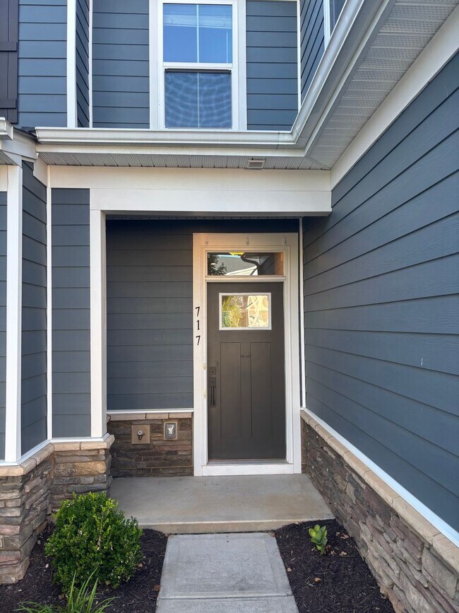 Foto del edificio - Stunning Denver Townhome | Pool, Fitness Center & Maintenance-Free Living