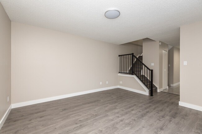 Building Photo - Lymburn Place