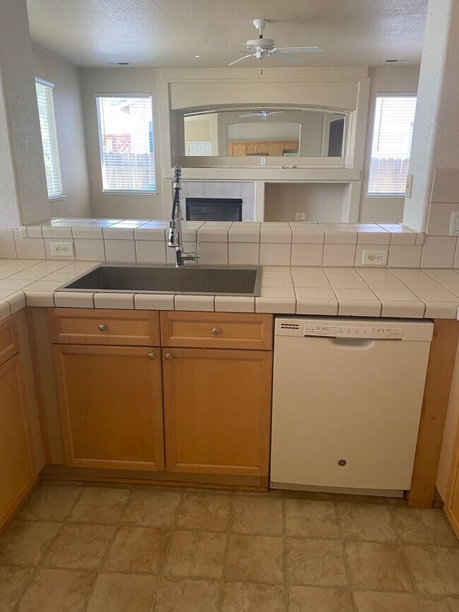 Foto del edificio - Single Story Home in South Reno