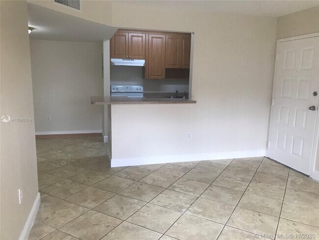 Foto del edificio - 7070 NW 179th St