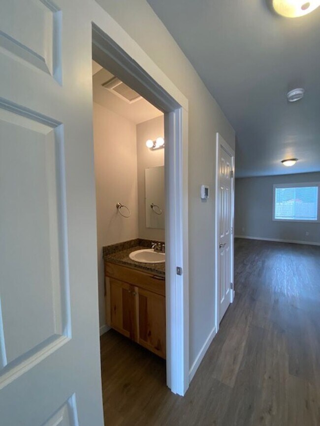 Foto del edificio - Conveniently Located Charming Home with RV Parking!