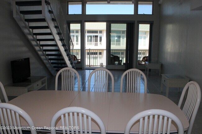 Foto del edificio - 448 Ocean Ave N
