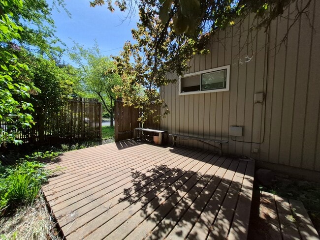 Building Photo - 1431 Alpowa Ave