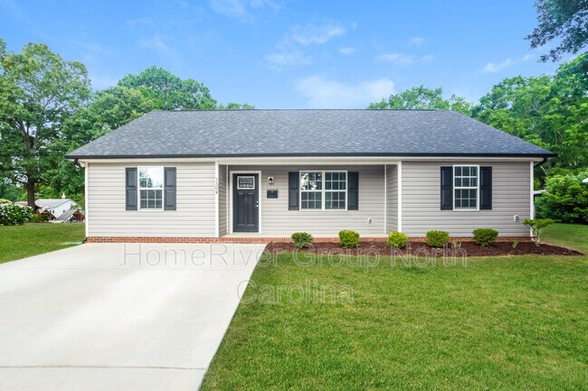 Building Photo - 1504 Oakshade Ave